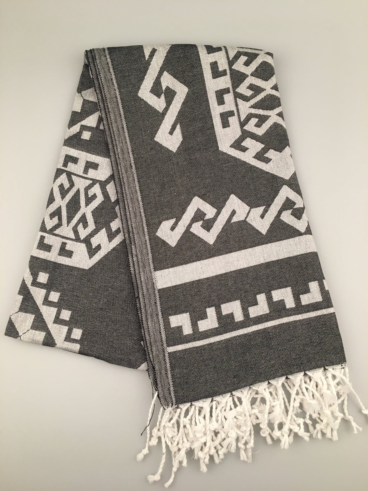 منشفة تركية يوروموس جاكار بشتمال (300 جم / 400 جم)