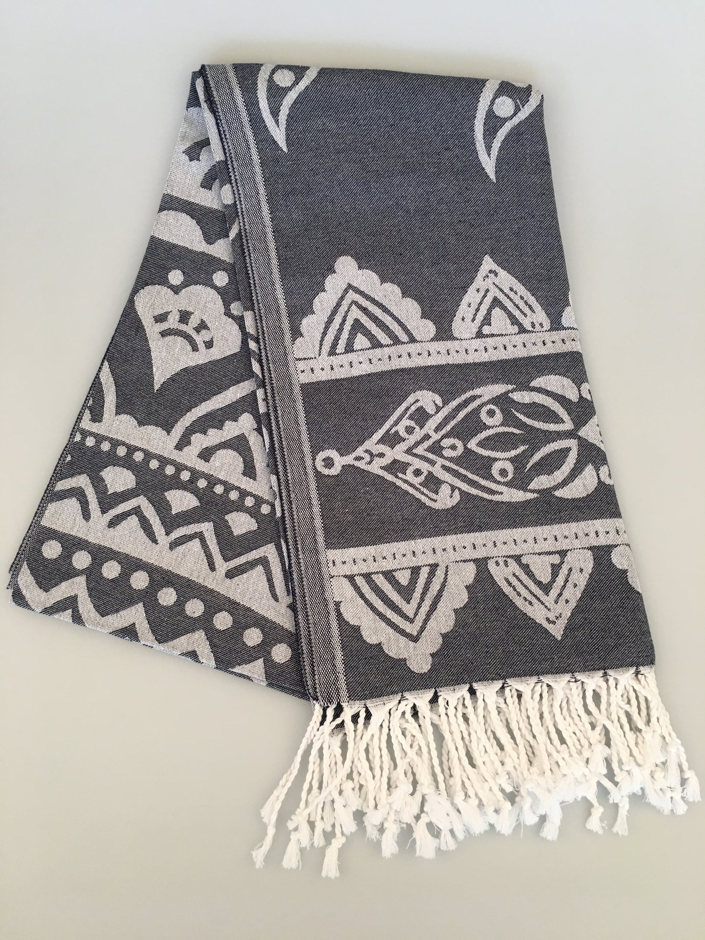 منشفة تركية برييني جاكار بشتمال (300 جم / 400 جم)